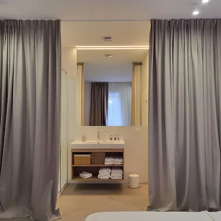 Апартаменты Firefly Luxury With Private Whirlpool *