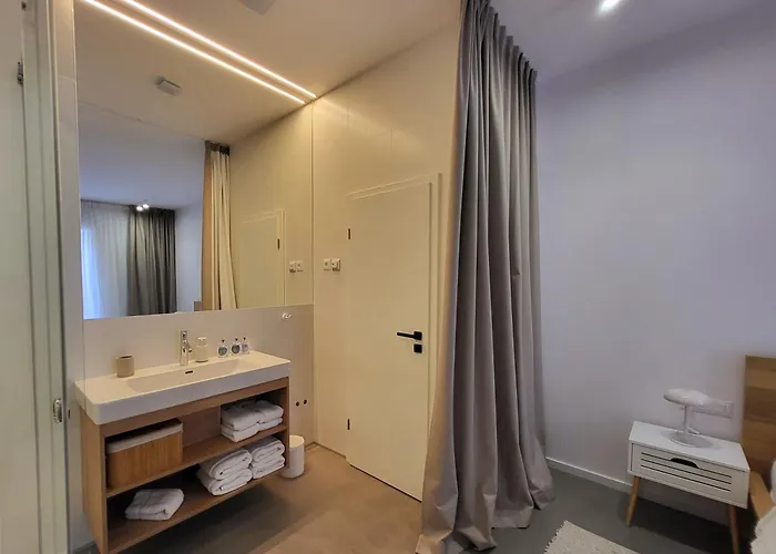 Διαμέρισμα Firefly Luxury With Private Whirlpool Ζαντάρ