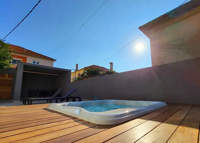 Διαμέρισμα Firefly Luxury With Private Whirlpool Ζαντάρ