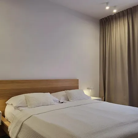 Firefly Luxury With Private Whirlpool *