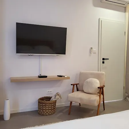 Firefly Luxury With Private Whirlpool