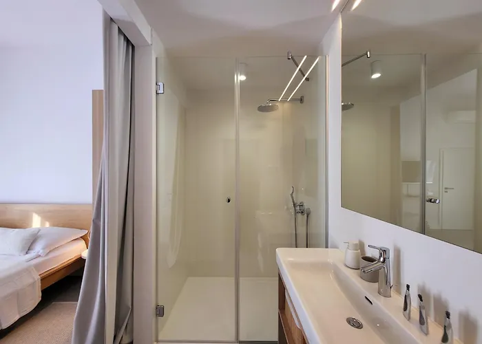 Firefly Luxury With Private Whirlpool *