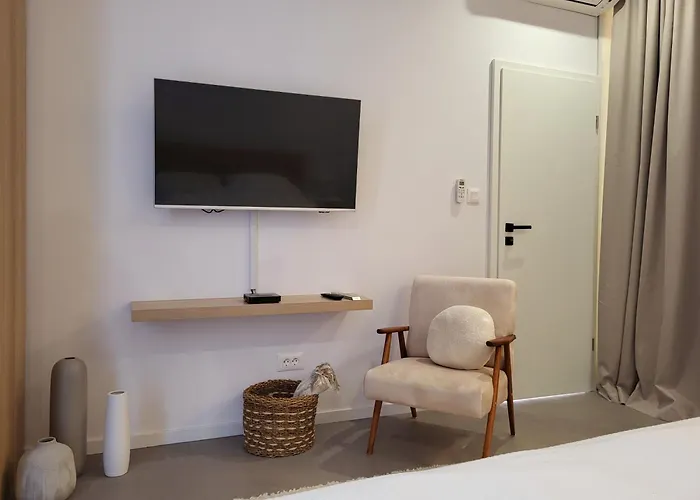 Firefly Luxury With Private Whirlpool