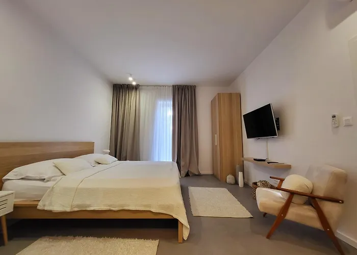 Firefly Luxury With Private Whirlpool Apartman